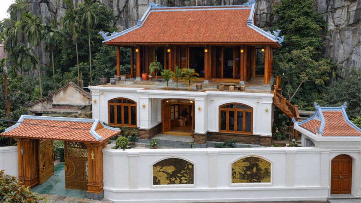 Mẫu nh&agrave; gỗ s&acirc;n vườn 3 gian 2 tầng đẹp