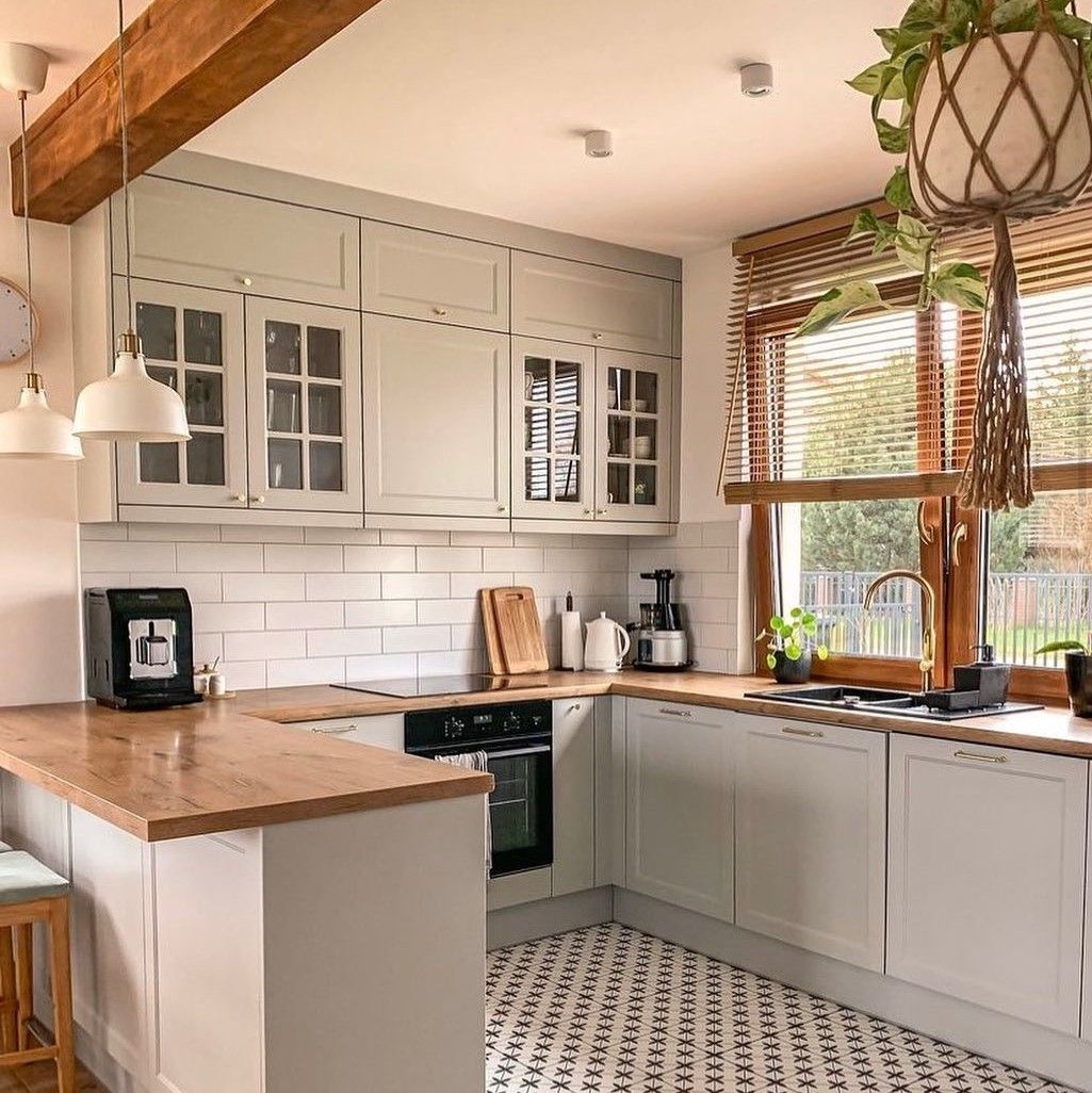 Chia cửa sổ thành 2 ô hình chữ nhật giúp thuận tiện hơn khi sử dụng