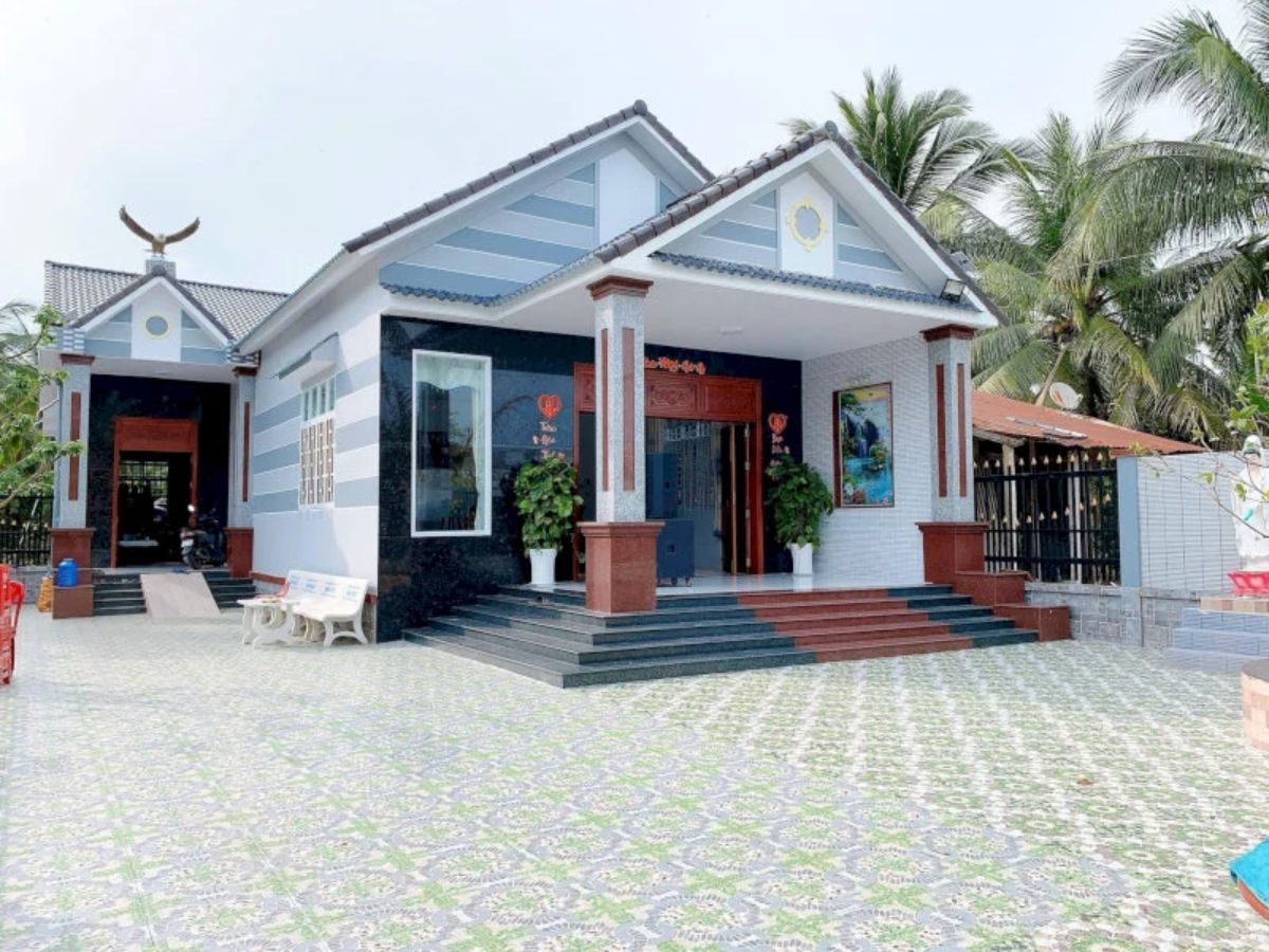 Mẫu mặt tiền nh&agrave; cấp 4 n&ocirc;ng th&ocirc;n kết hợp khoảng s&acirc;n rộng th&ocirc;ng tho&aacute;ng