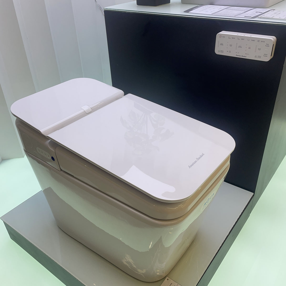 Bồn cầu điện tử thông minh American Standard KP-8312 (KP8312) dòng PLAT