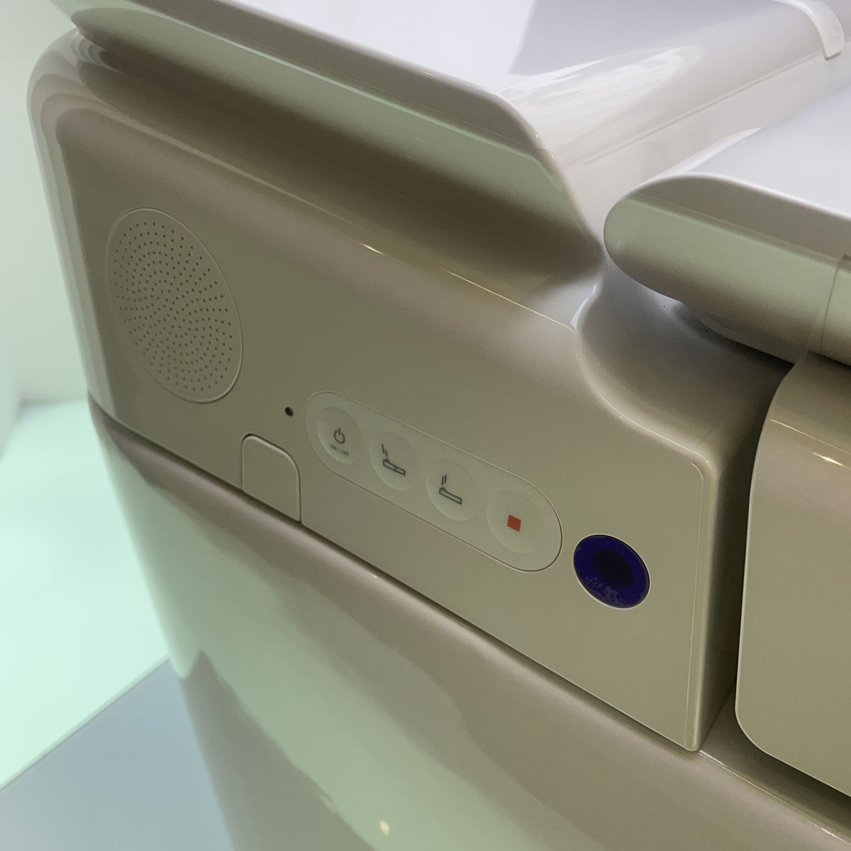 Bồn cầu điện tử thông minh American Standard KP-8312 (KP8312) dòng PLAT