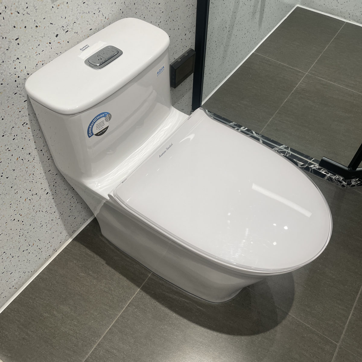 Bồn cầu 1 khối American Standard WP-1880 (WP1880) nắp êm dòng Signature