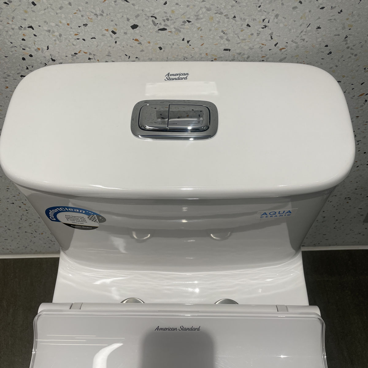 Bồn cầu 1 khối American Standard WP-1880 (WP1880) nắp êm dòng Signature