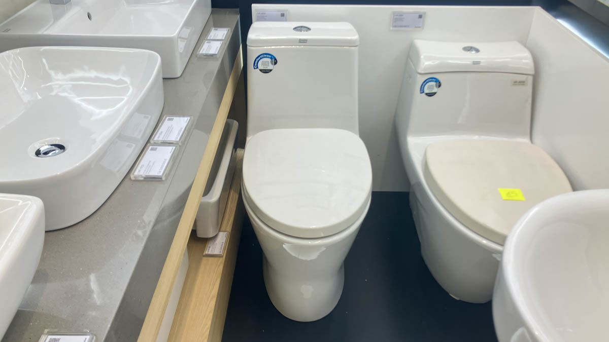 Bồn cầu 1 khối American Standard VF-2530 (VF2530) nắp êm dòng Flexico