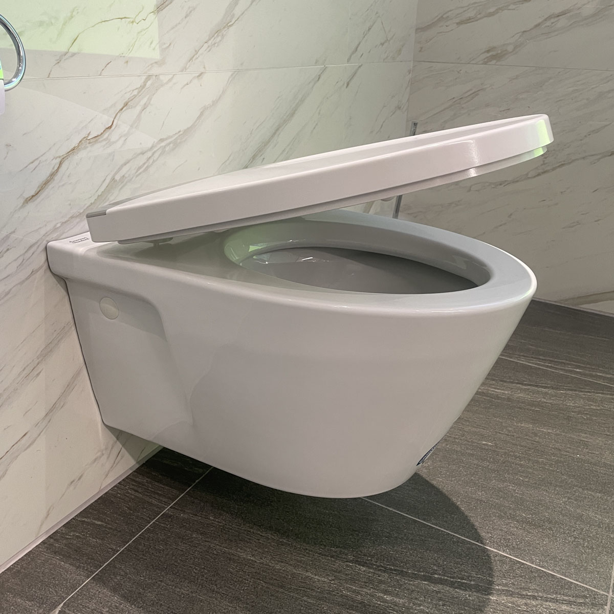 Bồn cầu treo tường American Standard VF-3119 (VF3119) nắp êm dòng Acacia Evolution