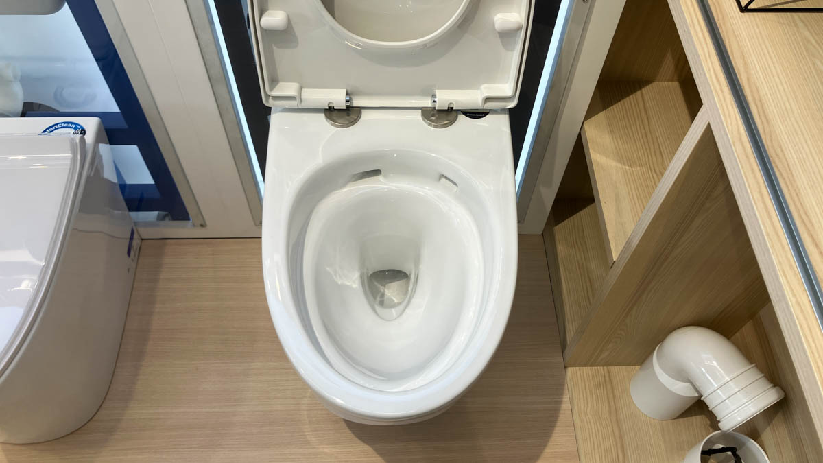 Bồn cầu treo tường American Standard WP-2265 (WP2265) nắp êm dòng Loven