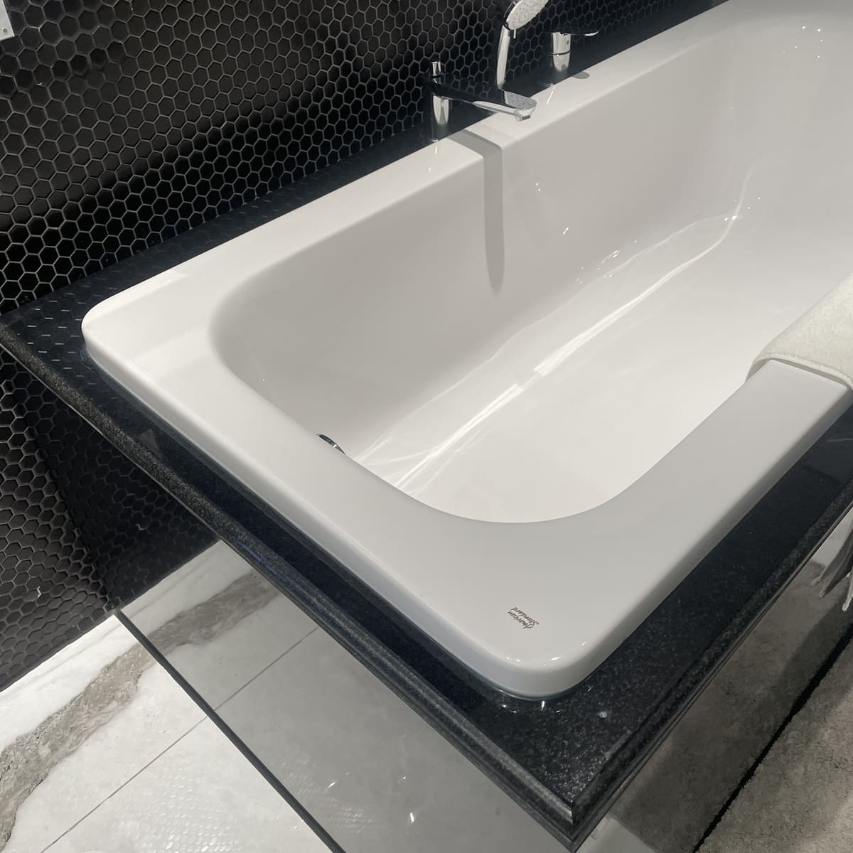 Bồn tắm xây Active 1.7m American Standard 70270P-WT (70270PWT) (Bộ xả)