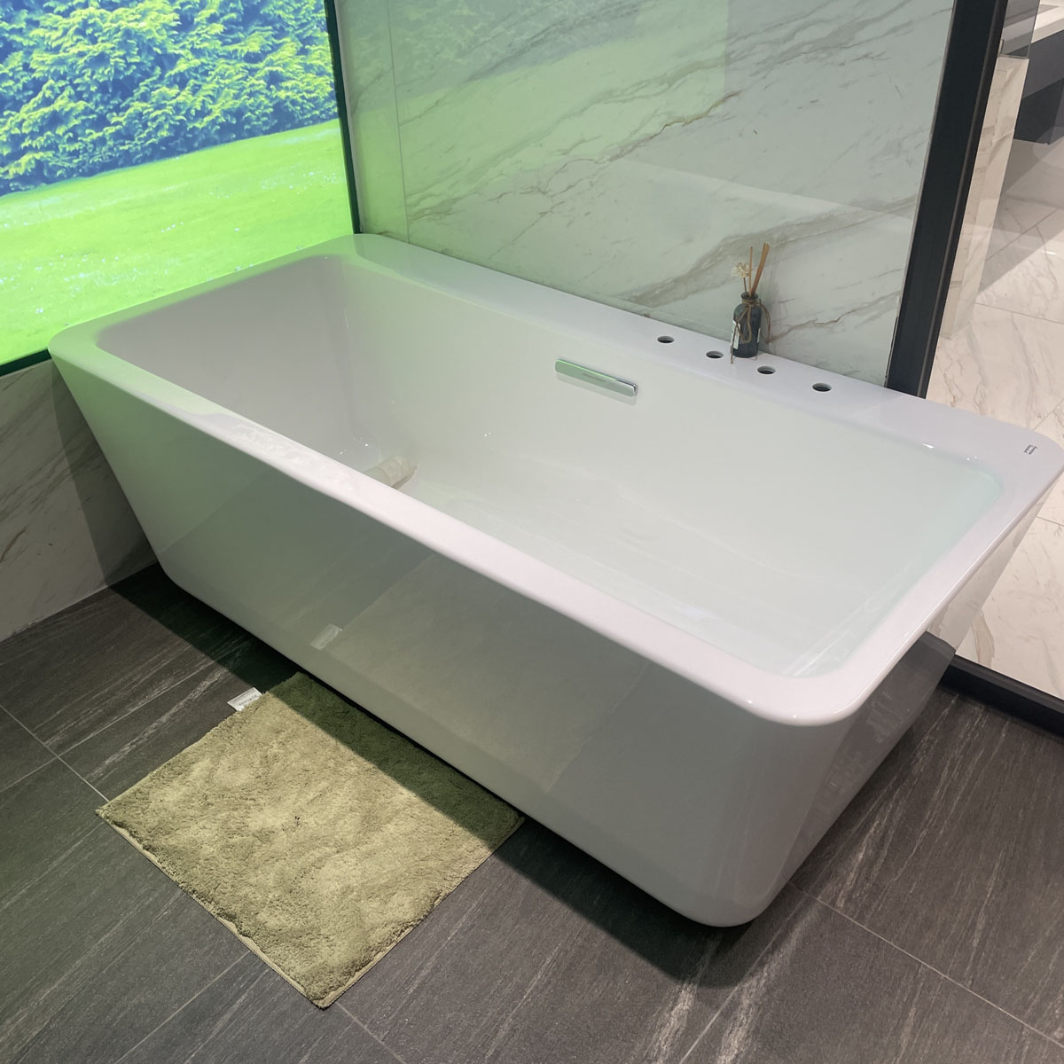 Bồn tắm đặt sàn 1.7m American Standard BTAS6719.4H