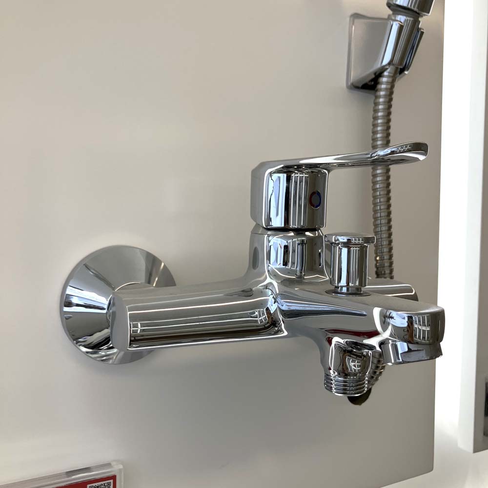 Sen tắm gắn tường American Standard WF-0711 (WF0711) nóng lạnh