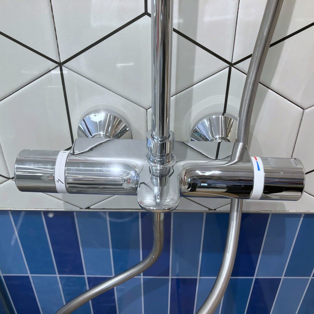 Bộ sen tắm cây đứng cảm biến nhiệt độ Loven American Standard WF-1M13 (WF1M13)