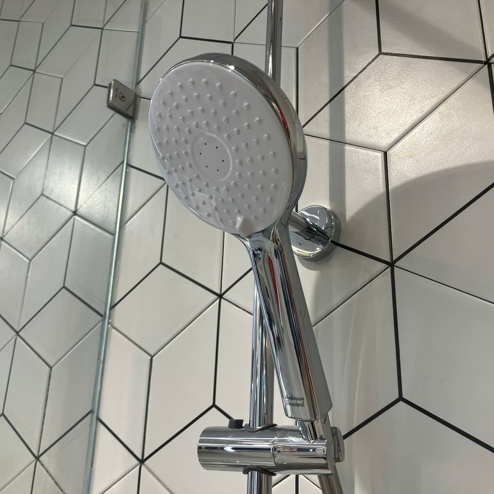 Bộ sen tắm cây đứng cảm biến nhiệt độ Loven American Standard WF-1M13 (WF1M13)