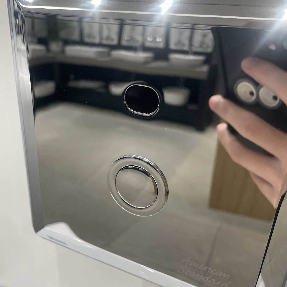 Van xả tiểu cảm ứng âm tường American Standard WF-8603 (WF8603)