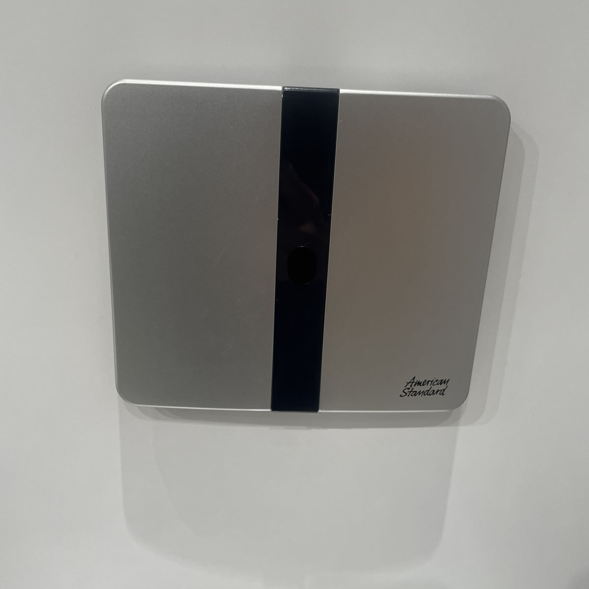 Van xả tiểu cảm ứng âm tường American Standard WF-8604 (WF8604)