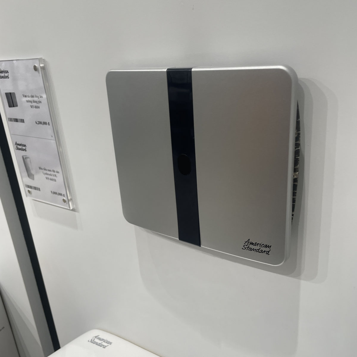 Van xả tiểu cảm ứng âm tường American Standard WF-8604 (WF8604)