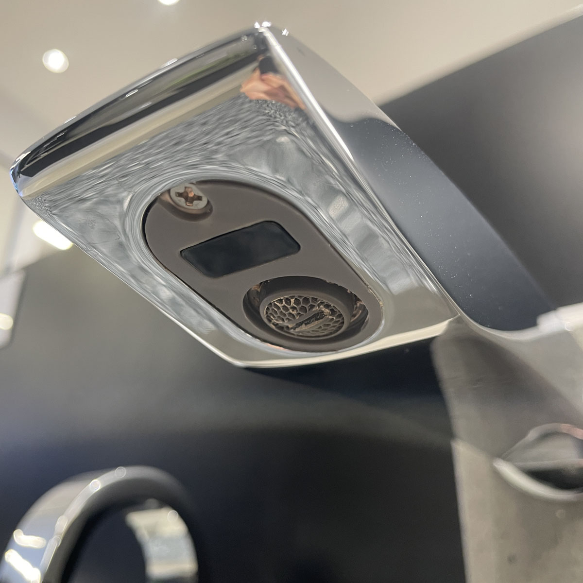 Vòi lavabo cảm ứng gắn tường American Standard WF-8508 (WF8508)