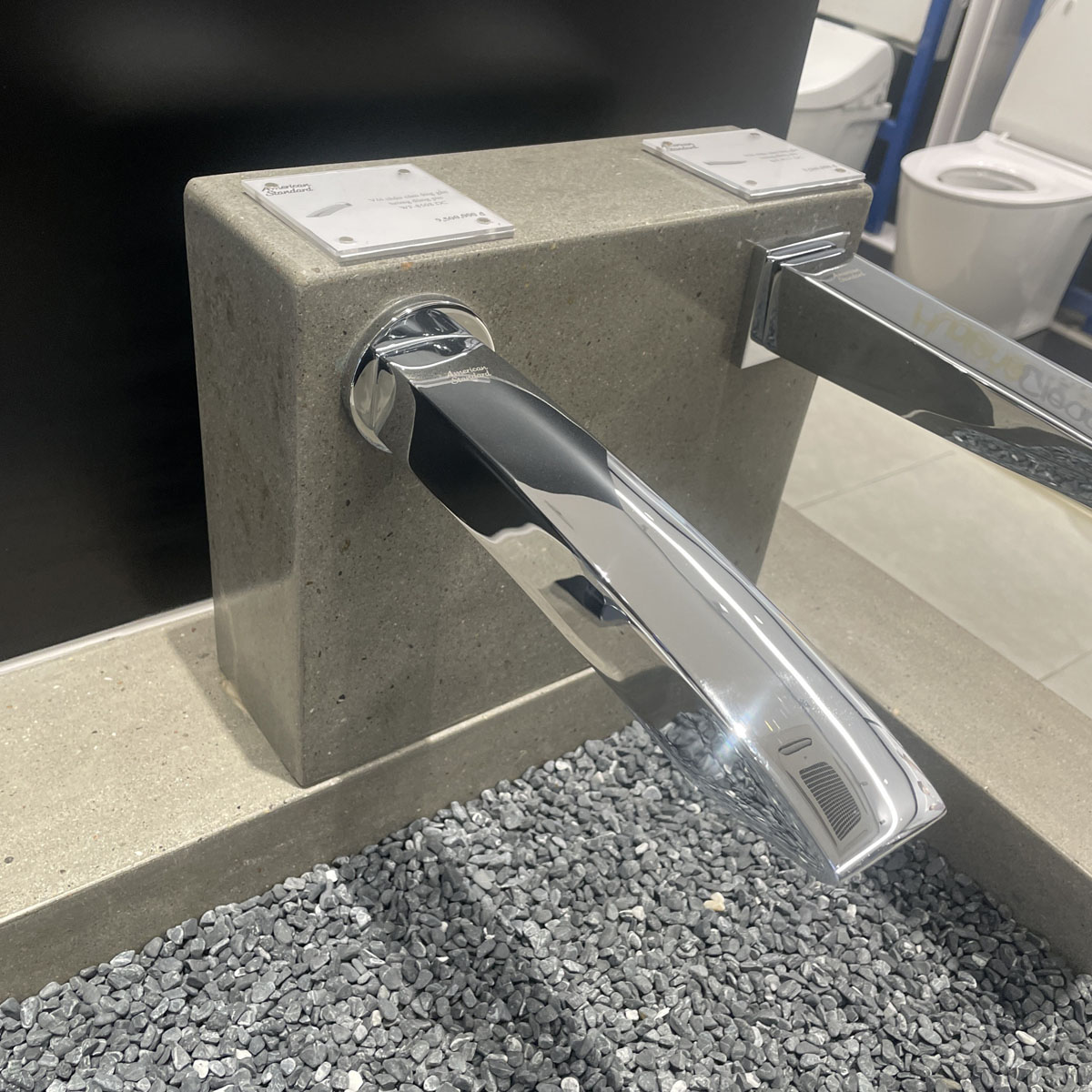 Vòi lavabo cảm ứng gắn tường American Standard WF-8508 (WF8508)