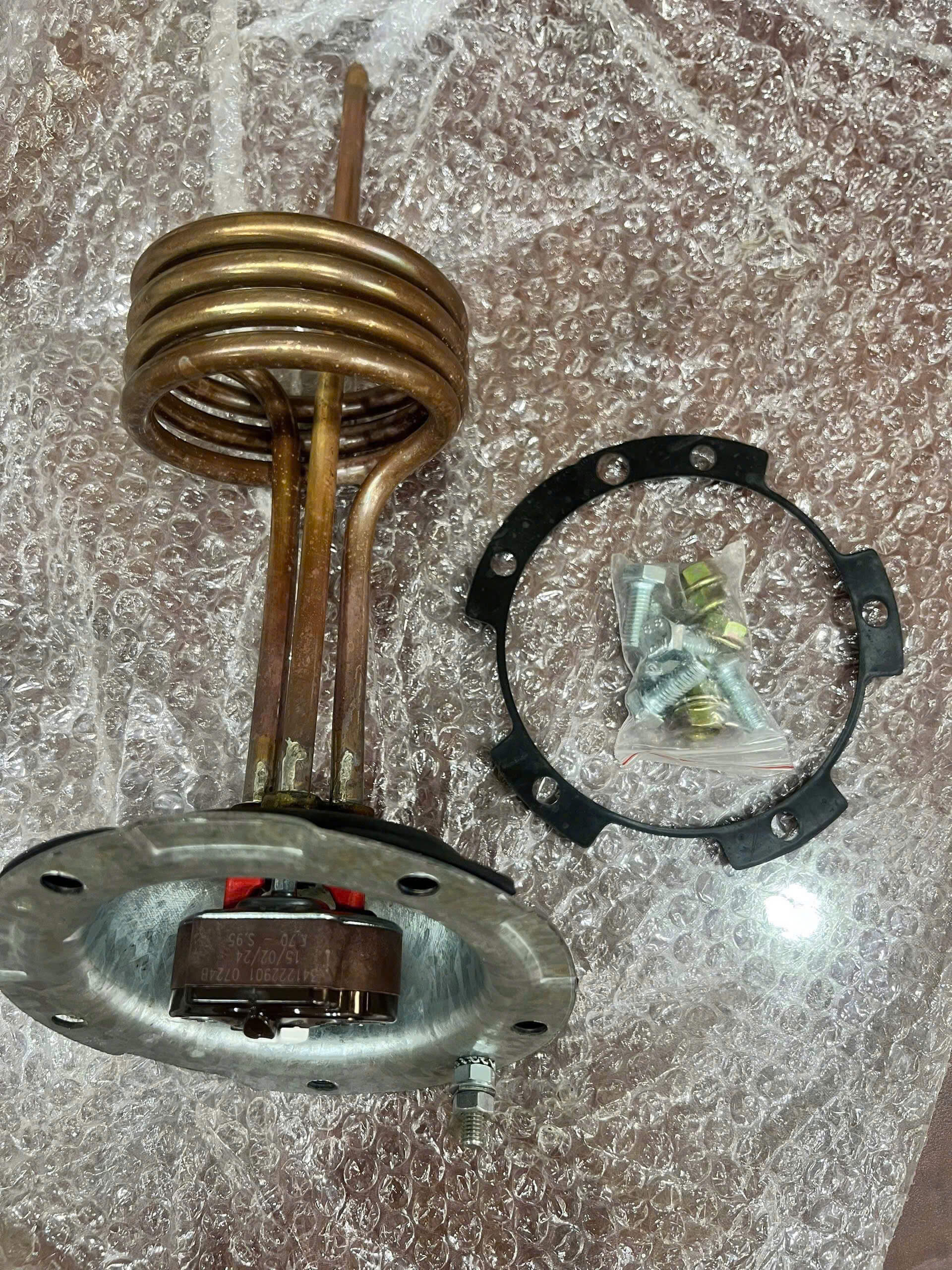 Thanh đốt cho máy nước nóng năng lượng mặt trời Ariston 3687025