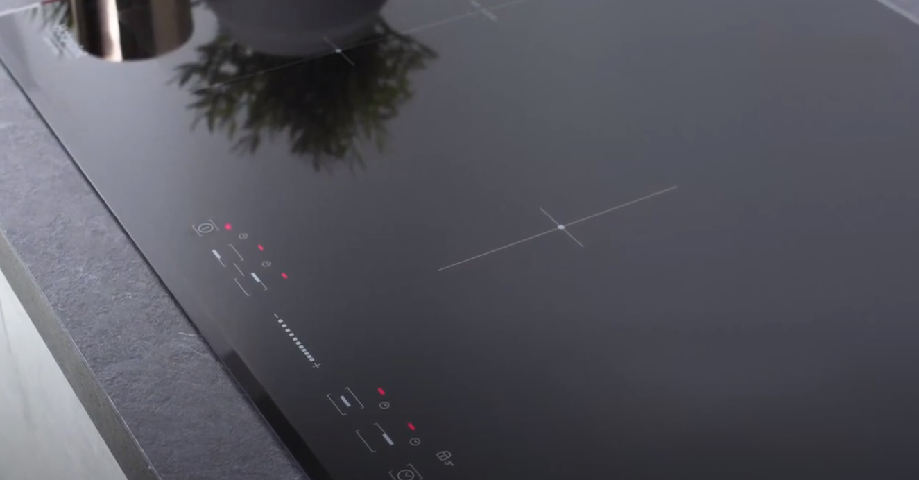 Bếp điện từ 80cm 4 vùng nấu lắp âm Ariston NIS 841 F B AUS