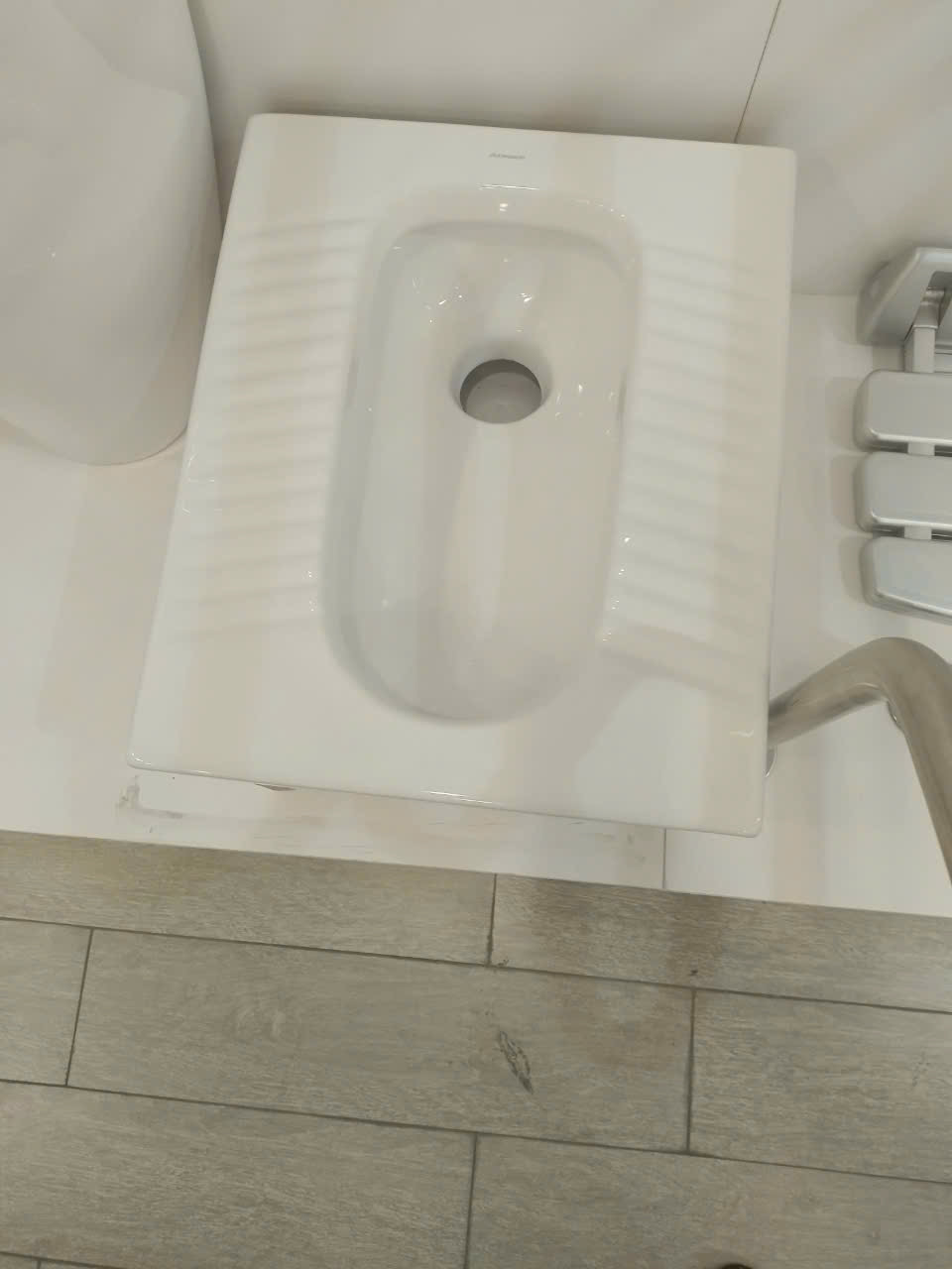 Bồn cầu xí xổm vệ sinh ATMOR AT5204S