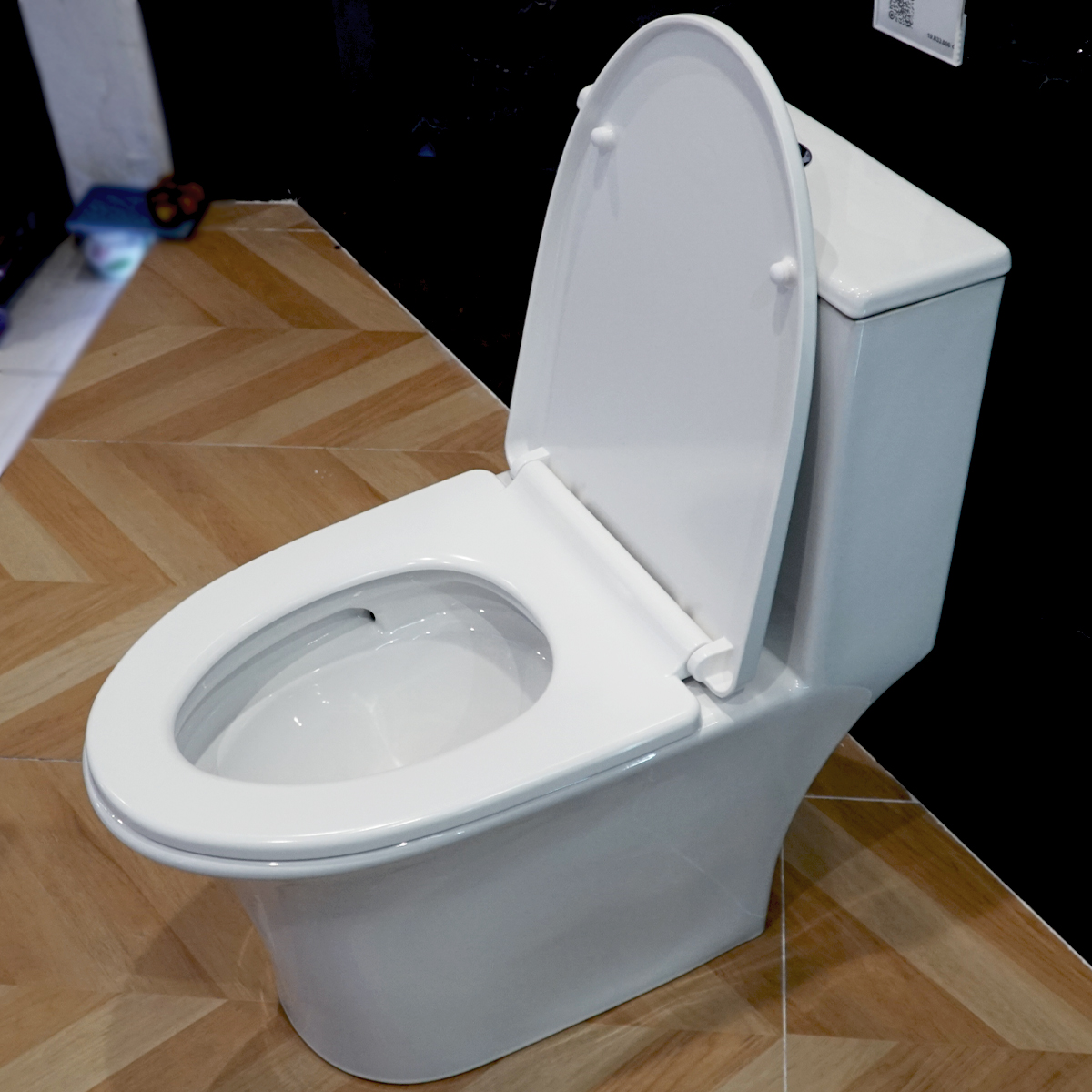 Bồn cầu 1 khối ATMOR AT8866 nắp êm xả nhấn tiết kiệm nước