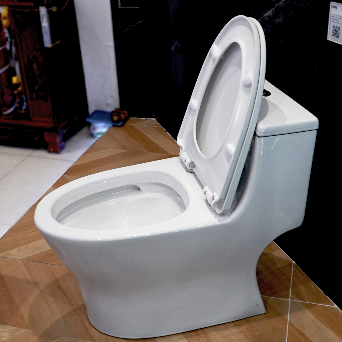 Bồn cầu 1 khối ATMOR AT8867 nắp êm xả nhấn tiết kiệm nước