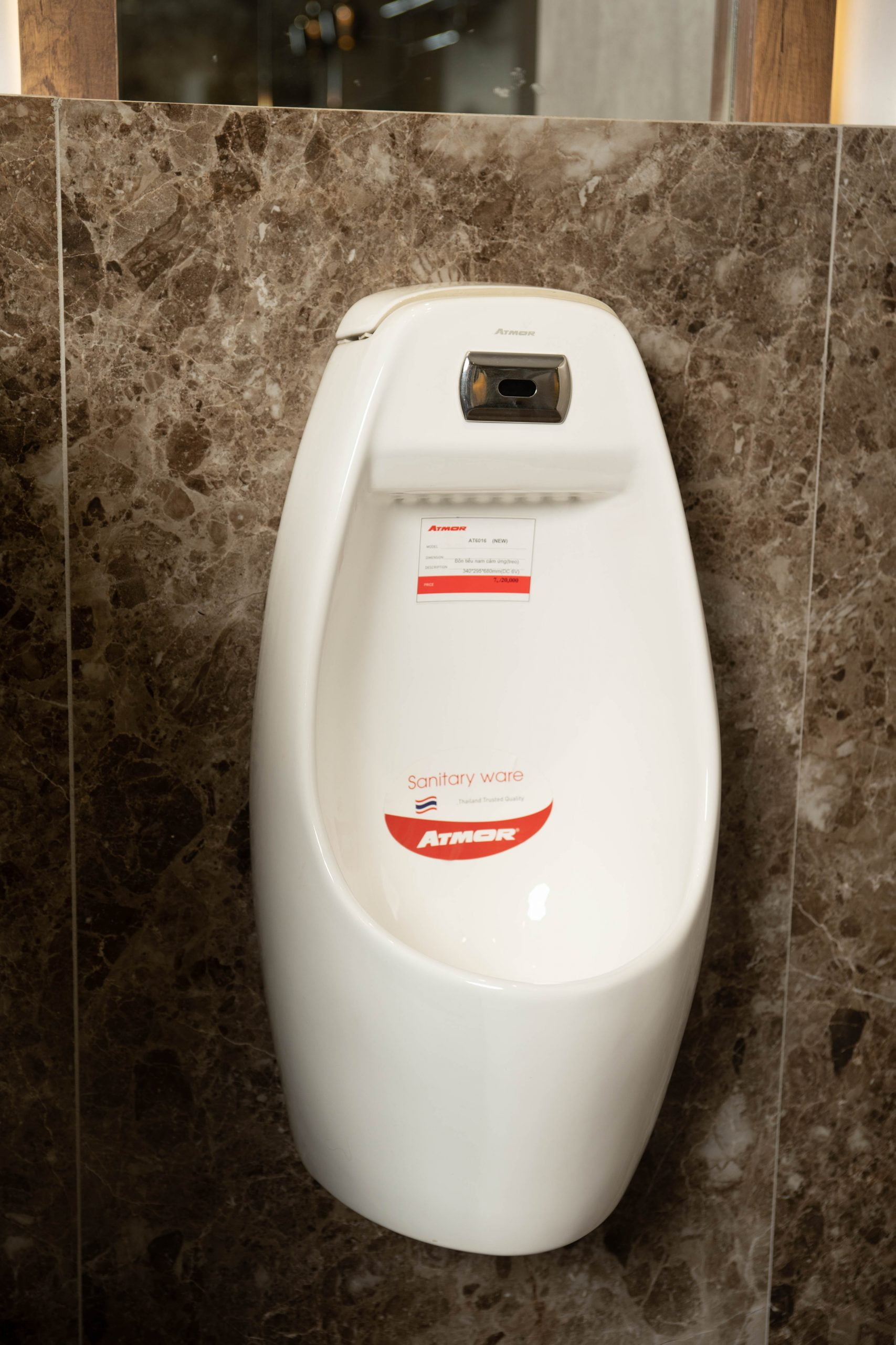 Bồn tiểu nam cảm ứng treo tường ATMOR AT6016