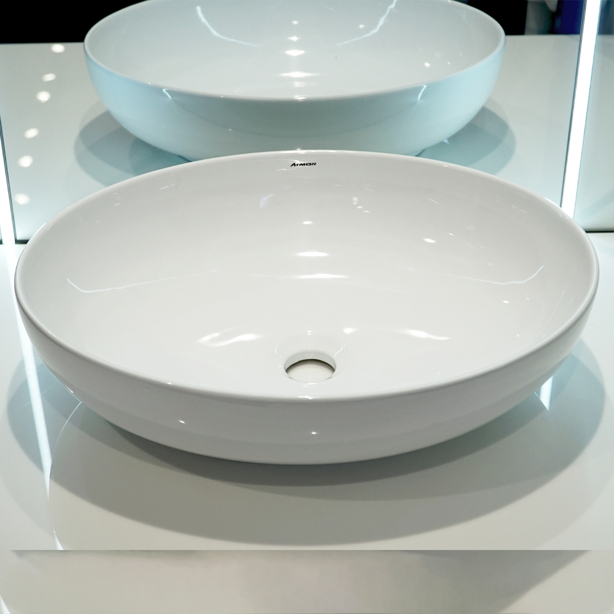 Chậu lavabo đặt bàn ATMOR AT111