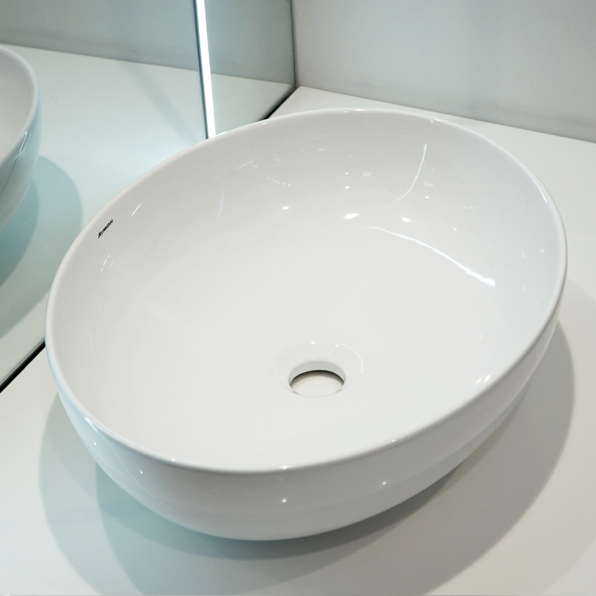 Chậu lavabo đặt bàn ATMOR AT111