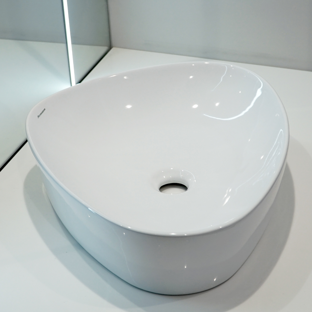 Chậu lavabo đặt bàn ATMOR AT40308