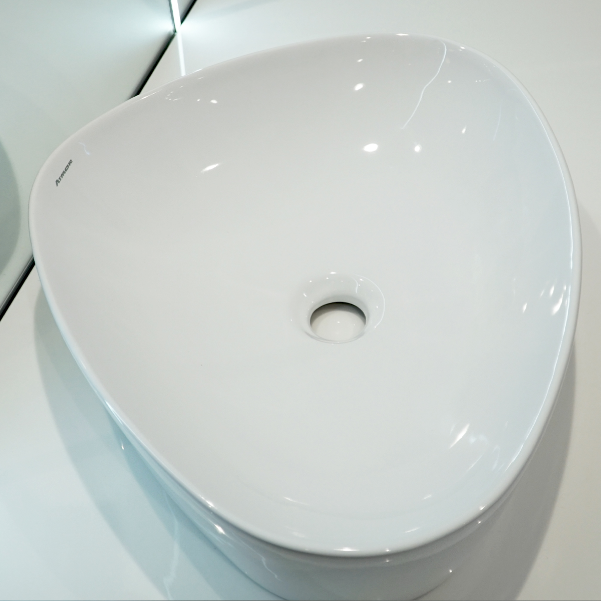 Chậu lavabo đặt bàn ATMOR AT40308