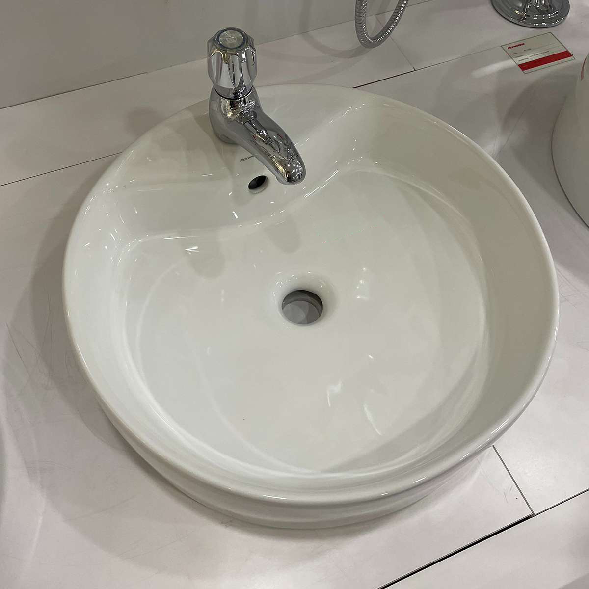 Chậu lavabo đặt bàn ATMOR AT4104