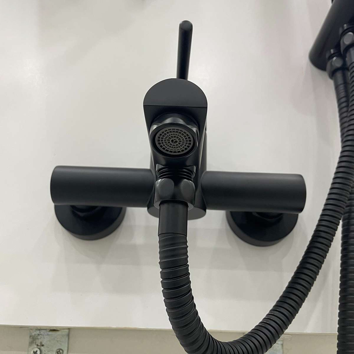 Củ sen tắm nóng lạnh ATMOR ATFS111049BK