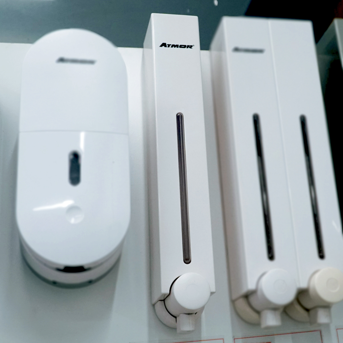 Hộp nhấn xà phòng 500ml ATMOR DH-700-1W (DH7001W)