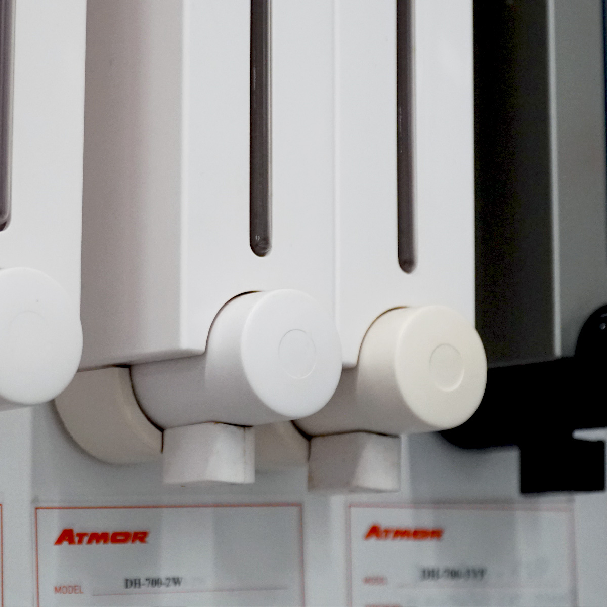 Hộp nhấn xà phòng đôi 500mlx2 ATMOR DH-700-2W (DH7002W)