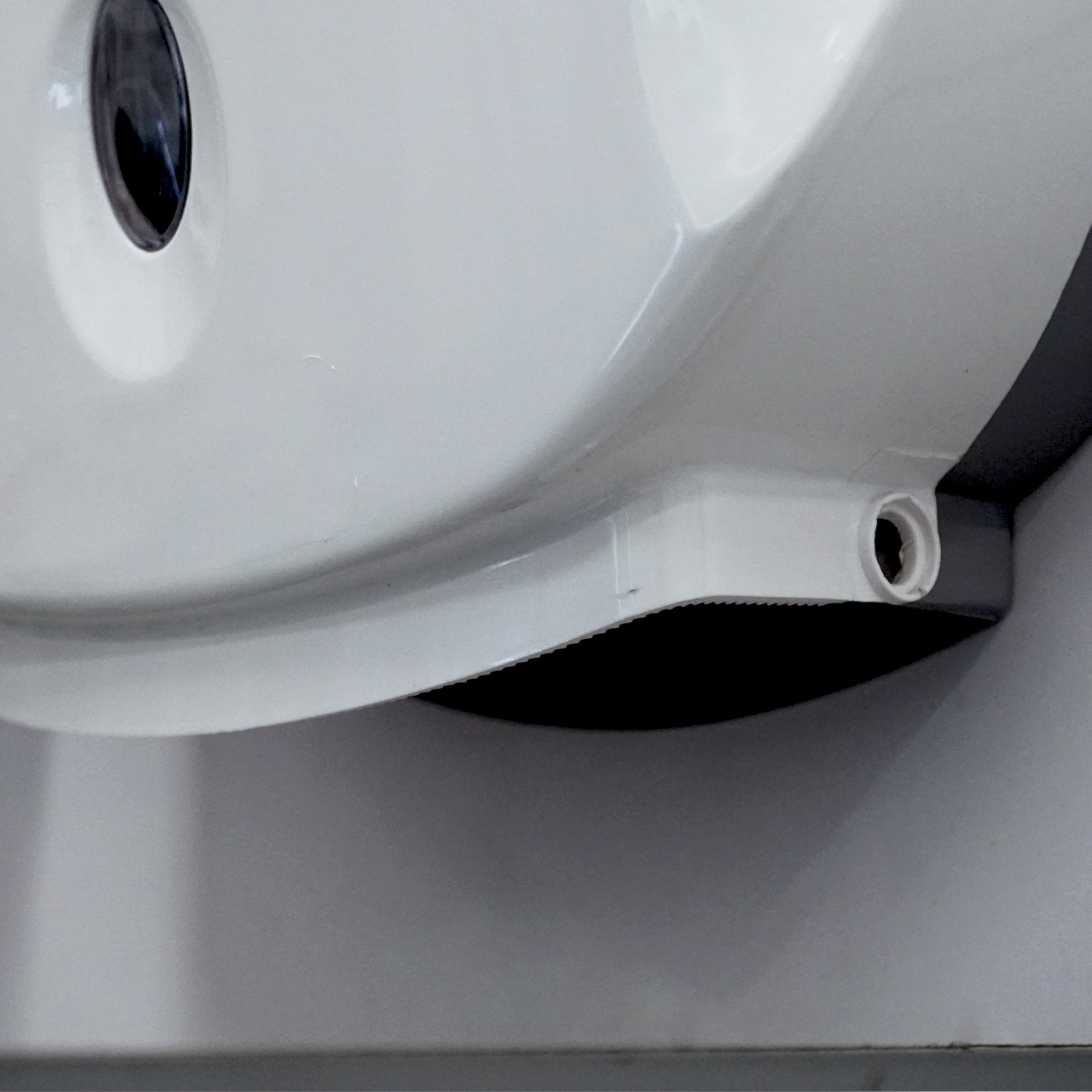 Hộp giấy vệ sinh trắng ATMOR AT1008A