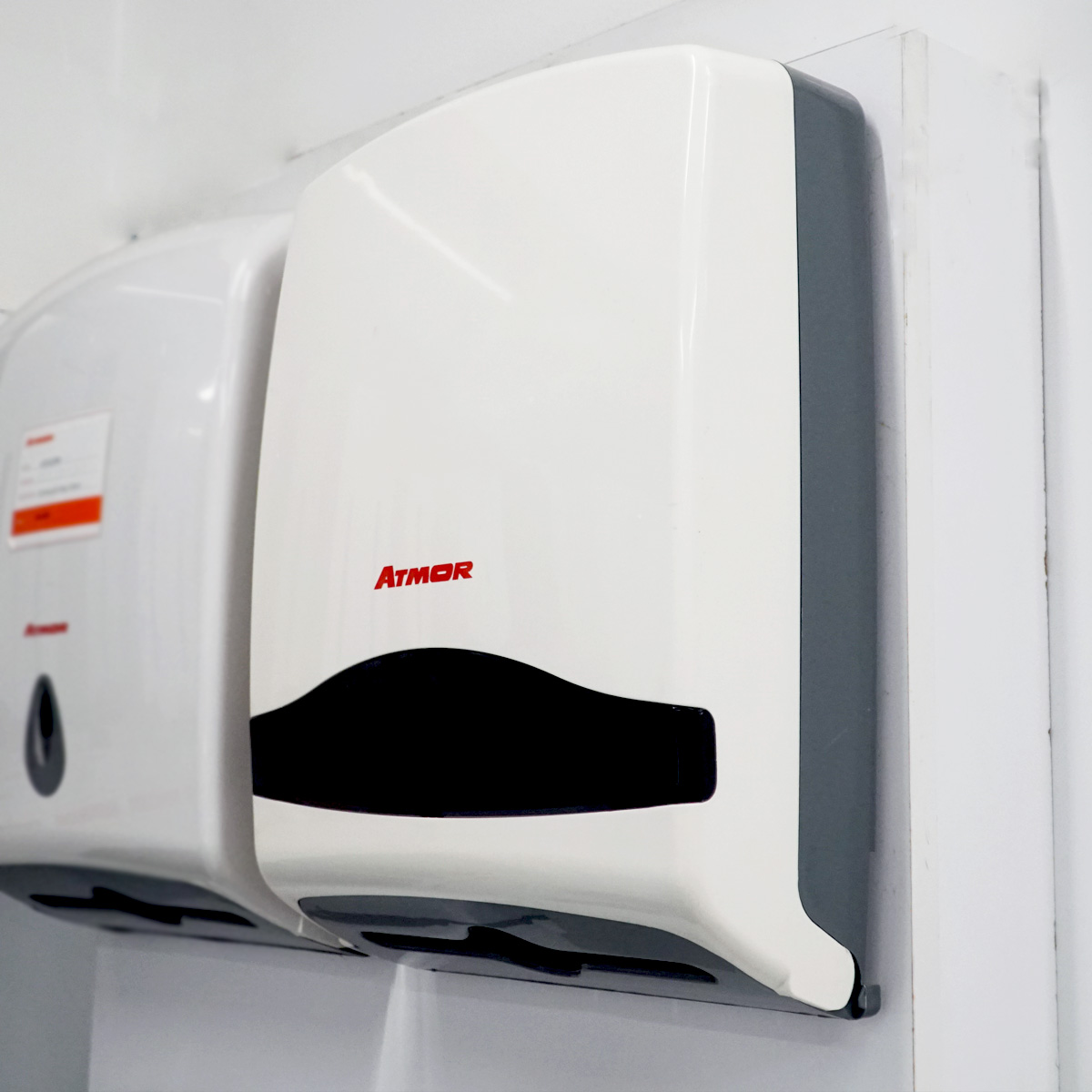 Hộp giấy vệ sinh trắng đen ATMOR AT1123A