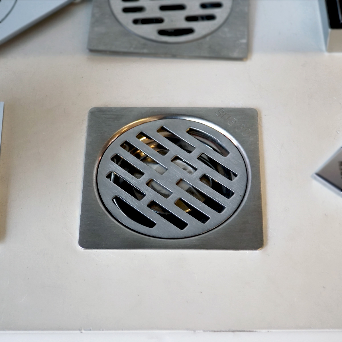 Phễu thoát sàn 11x11cm Ø90 ATMOR 8049