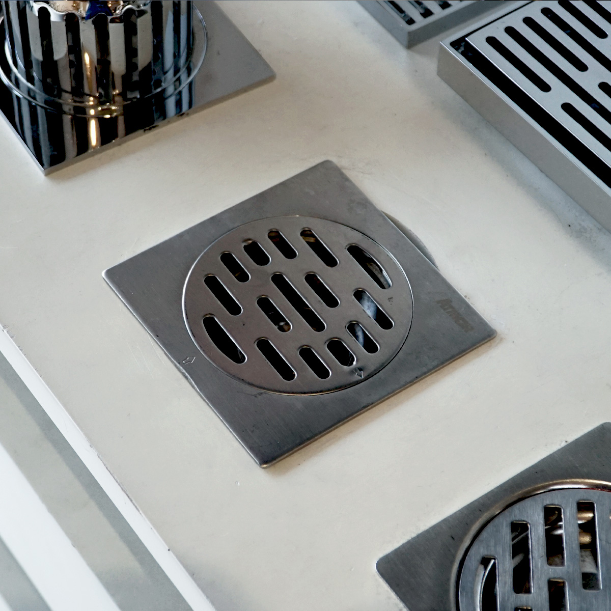 Phễu thoát sàn inox 10x10cm ATMOR AH001