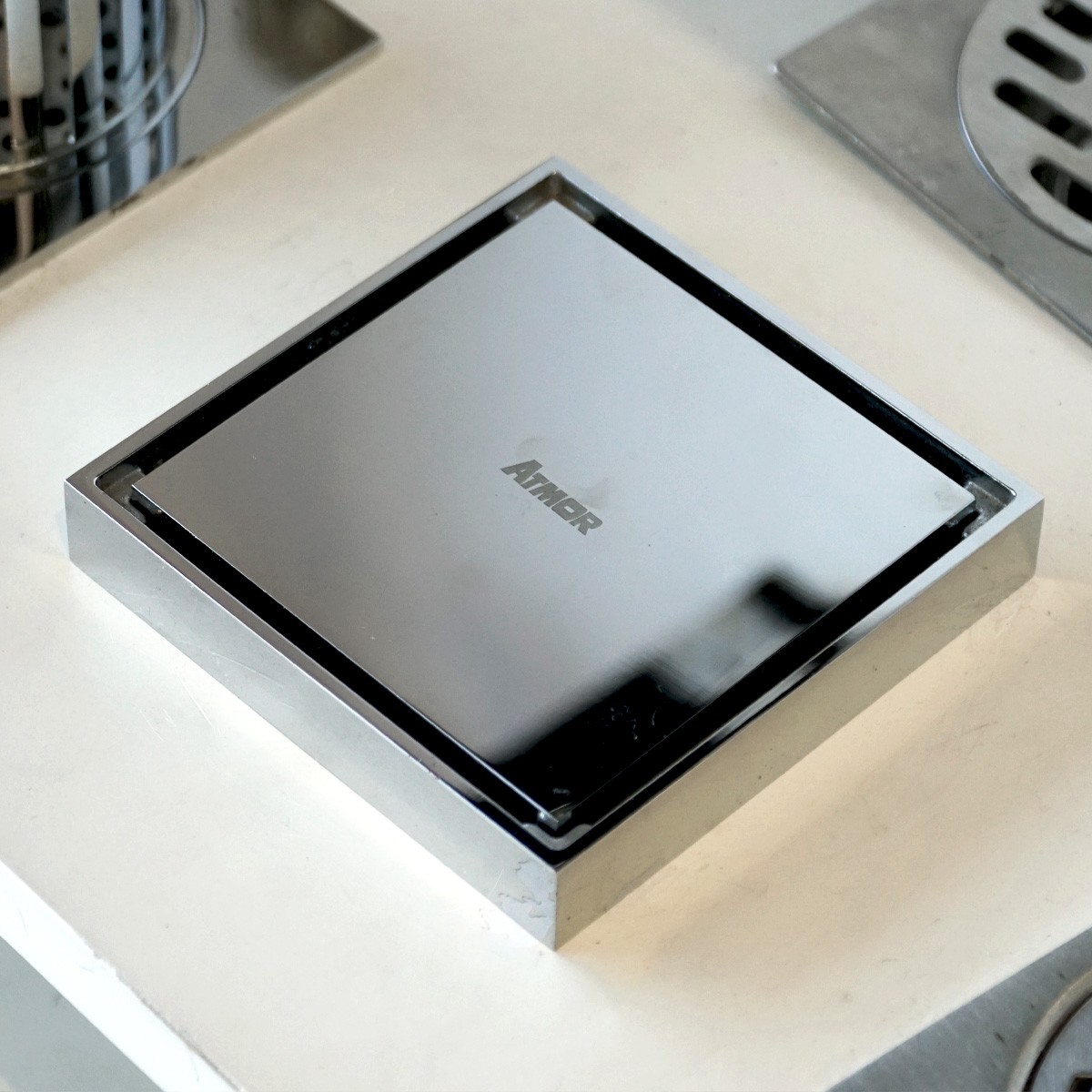 Phễu thoát sàn đồng mạ chrome 10x10cm ATMOR AH018