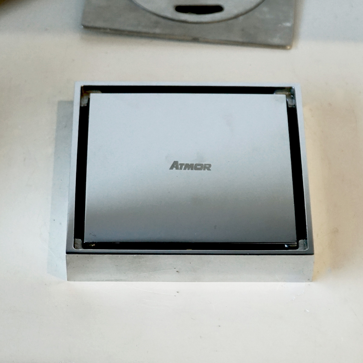 Phễu thoát sàn đồng mạ chrome 10x10cm ATMOR AH018