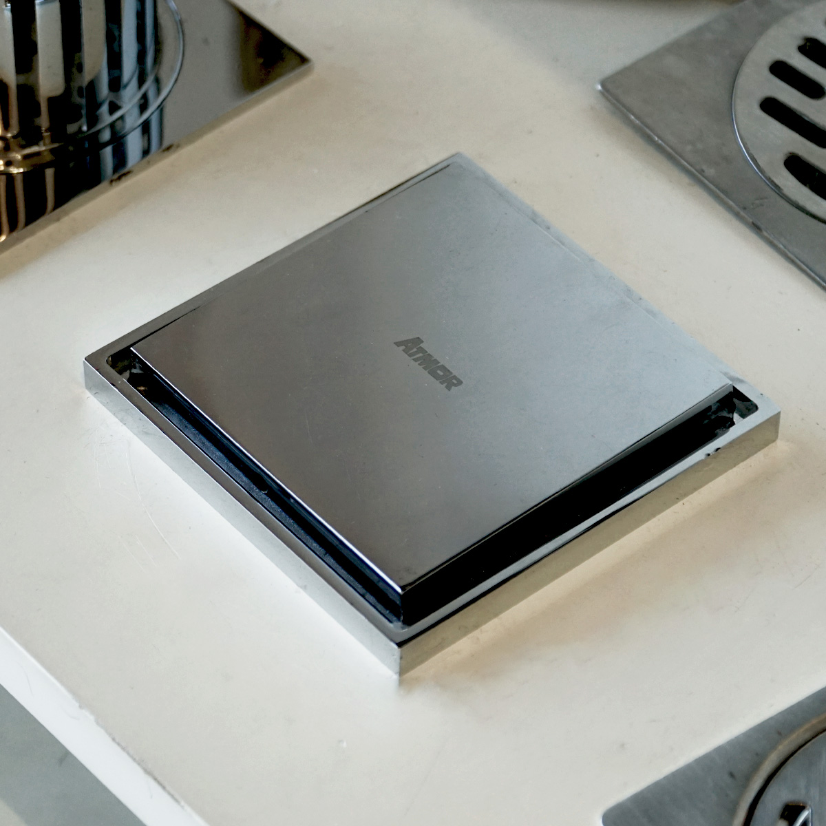 Phễu thoát sàn đồng mạ chrome 10x10cm ATMOR AH051