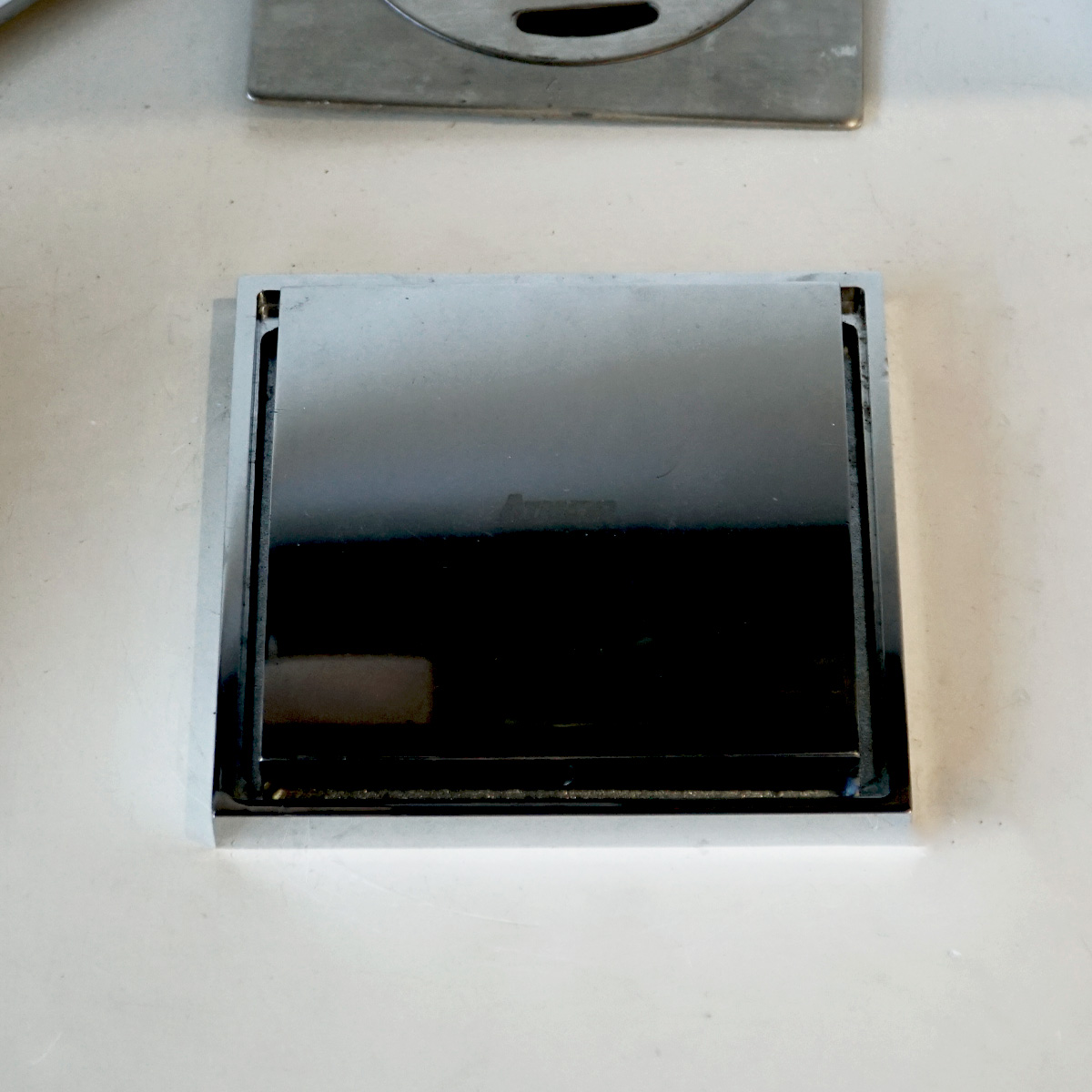 Phễu thoát sàn đồng mạ chrome 10x10cm ATMOR AH051