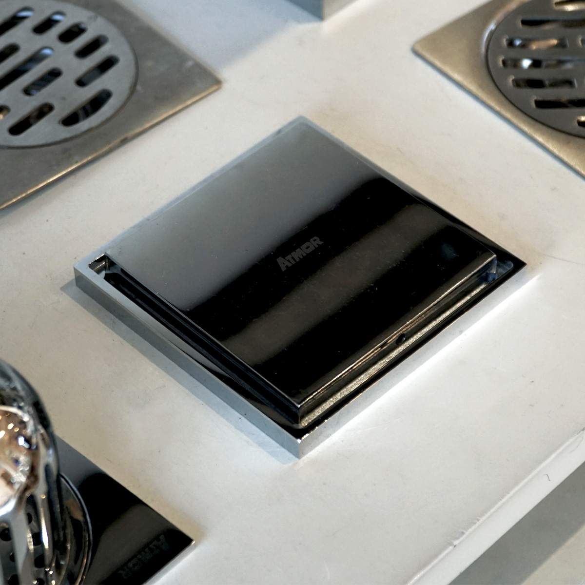 Phễu thoát sàn đồng mạ chrome 10x10cm ATMOR AH051