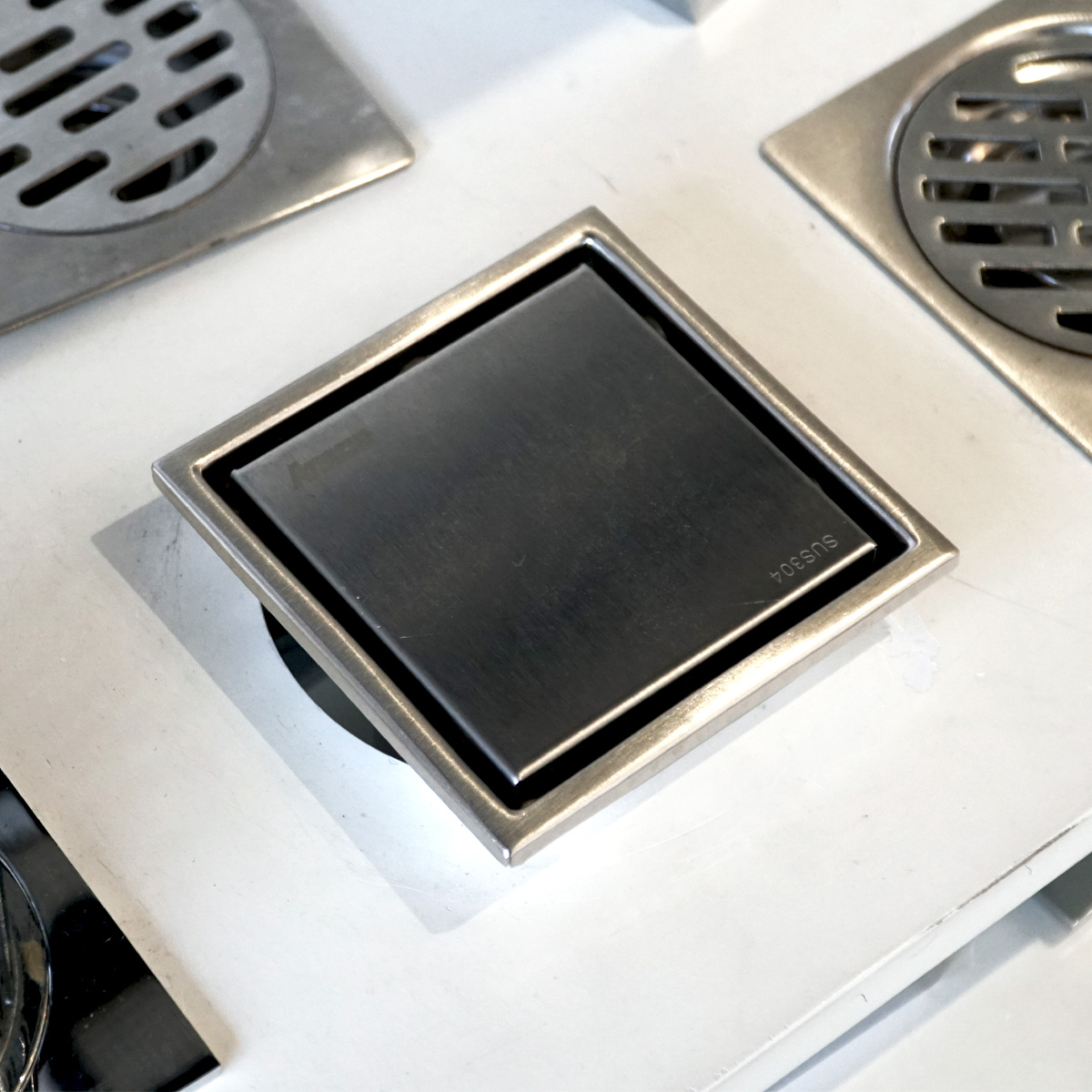 Phễu thoát sàn 10x10cm Ø90 ATMOR AH087-1 (AH0871)