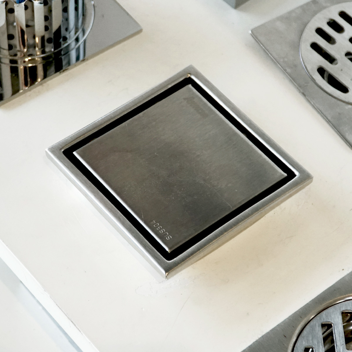 Phễu thoát sàn 10x10cm Ø90 ATMOR AH087-1 (AH0871)