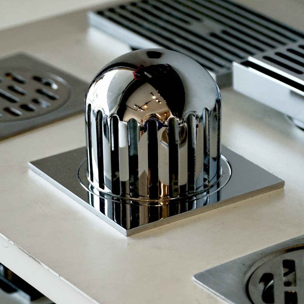 Phễu thoát sàn 10x10cm ATMOR AH099