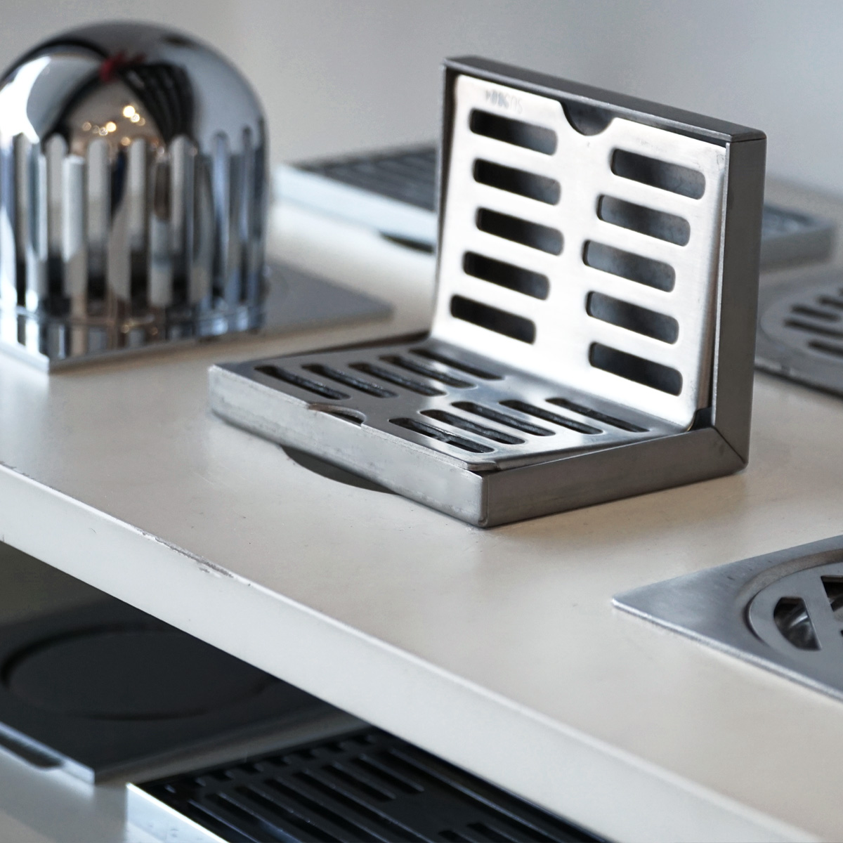 Phễu thoát sàn dạng góc xả ngang Ø60 ATMOR AT127-1 (AT1271)