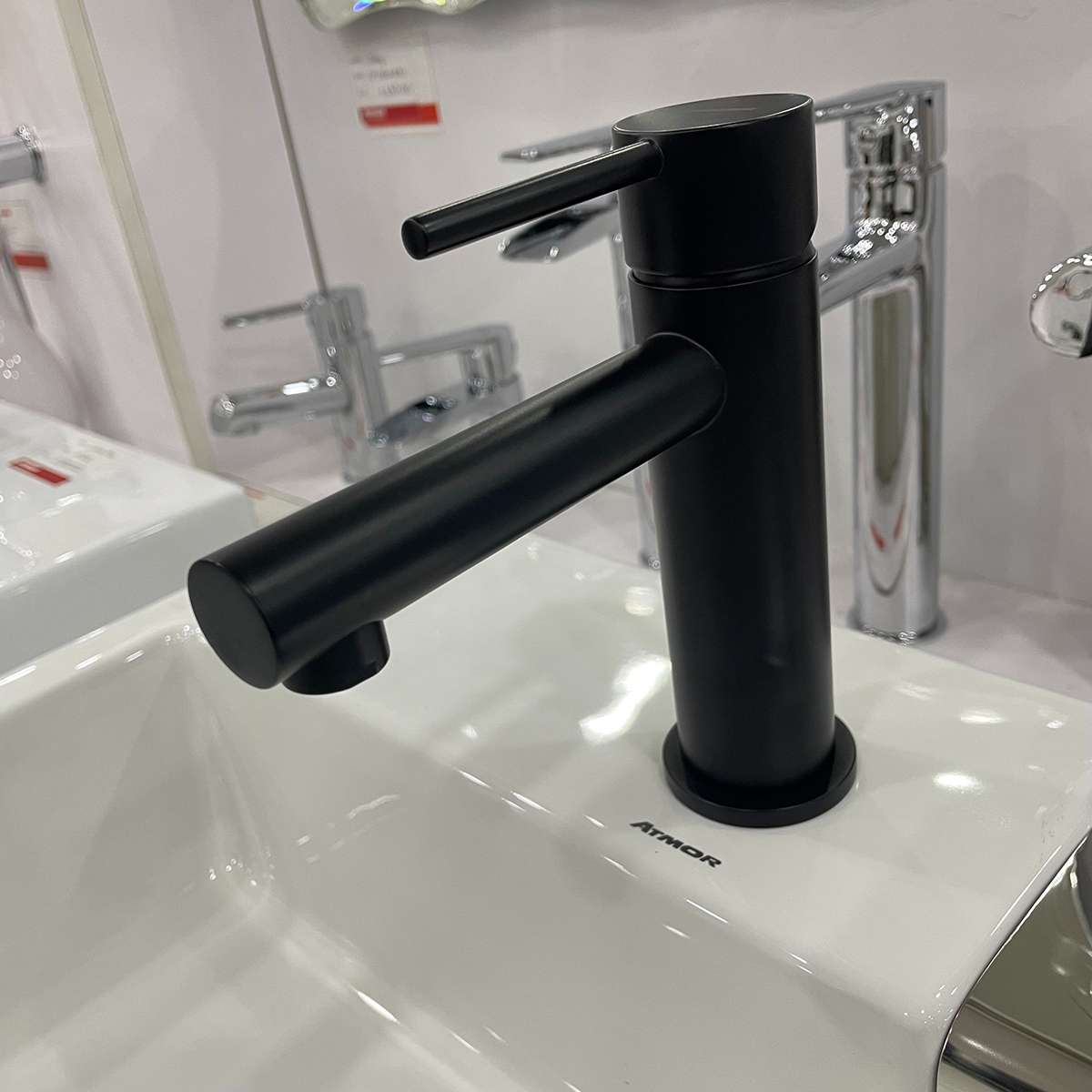 Vòi lavabo nóng lạnh Atmor AT110098SH