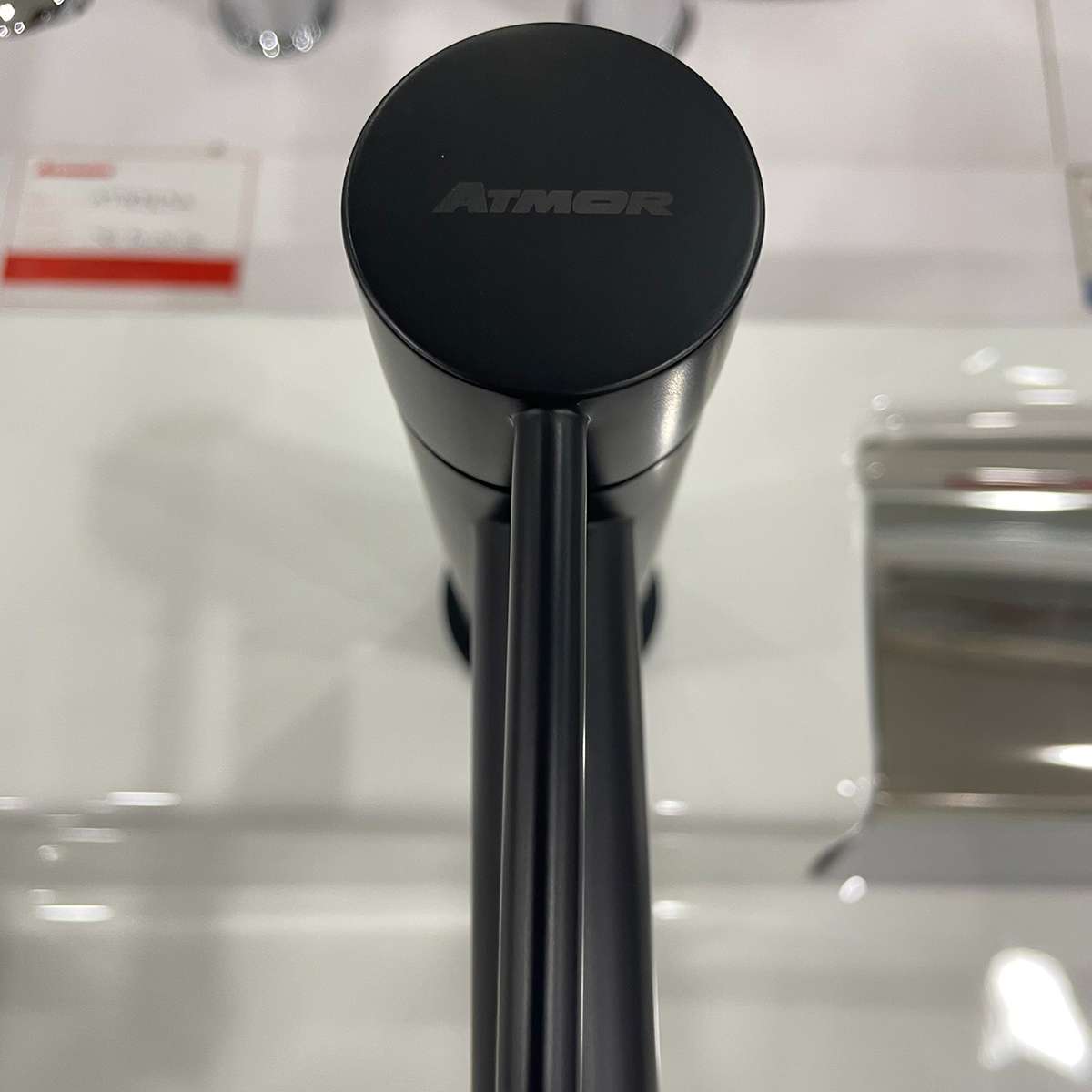 Vòi lavabo nóng lạnh Atmor AT110098SH