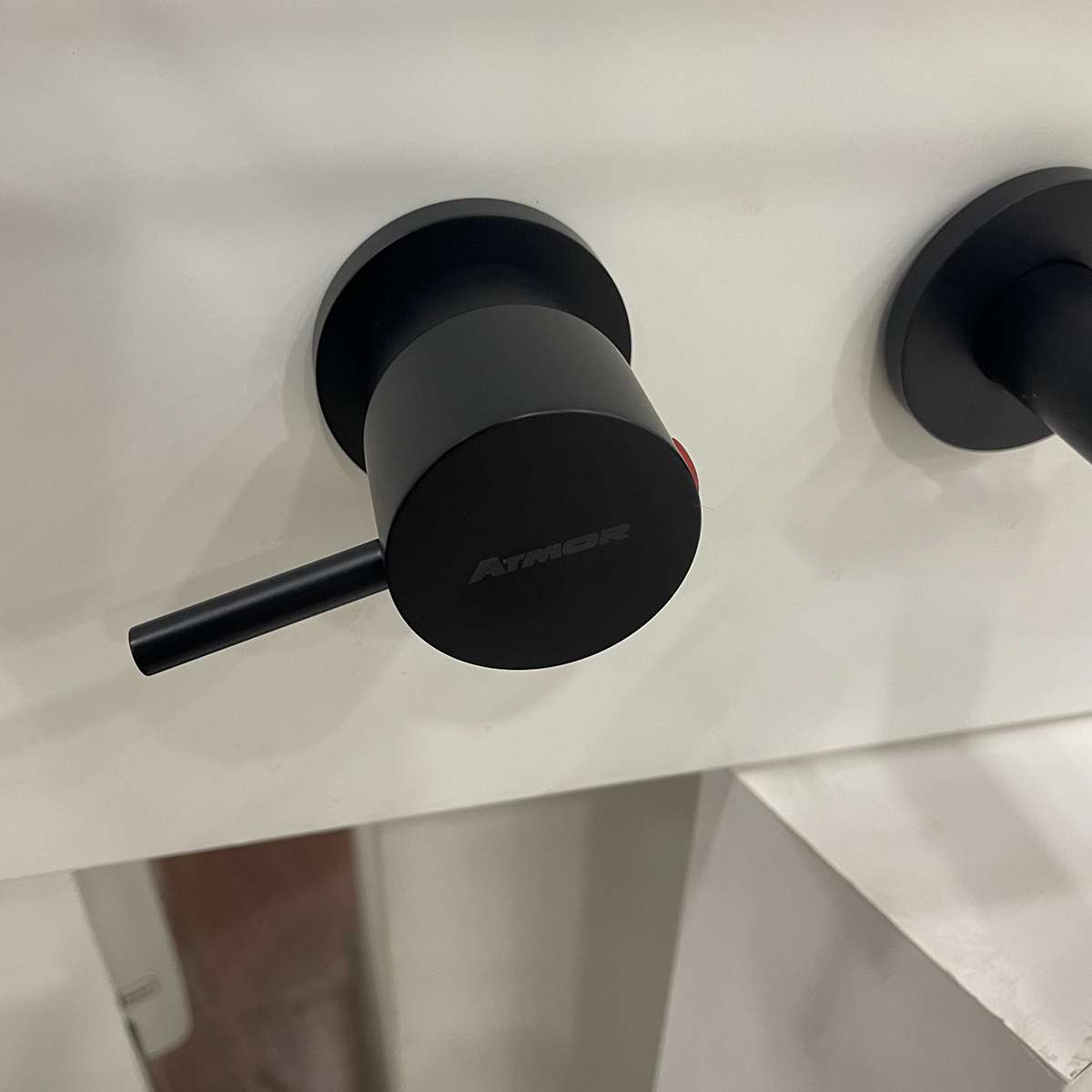 Vòi lavabo âm tường nóng lạnh ATMOR AT160010SH